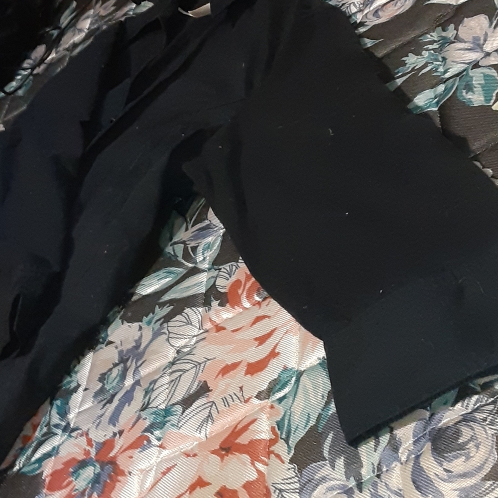 Button down - Picture 2 of 2